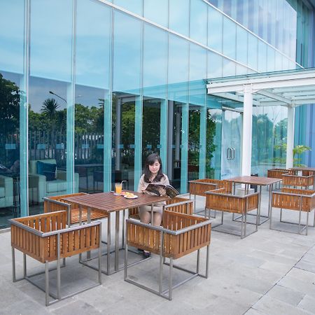 Holiday Inn Express Jakarta International Expo By Ihg Eksteriør bilde
