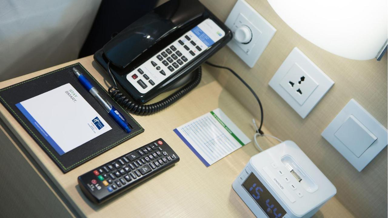 Holiday Inn Express Jakarta International Expo By Ihg Eksteriør bilde