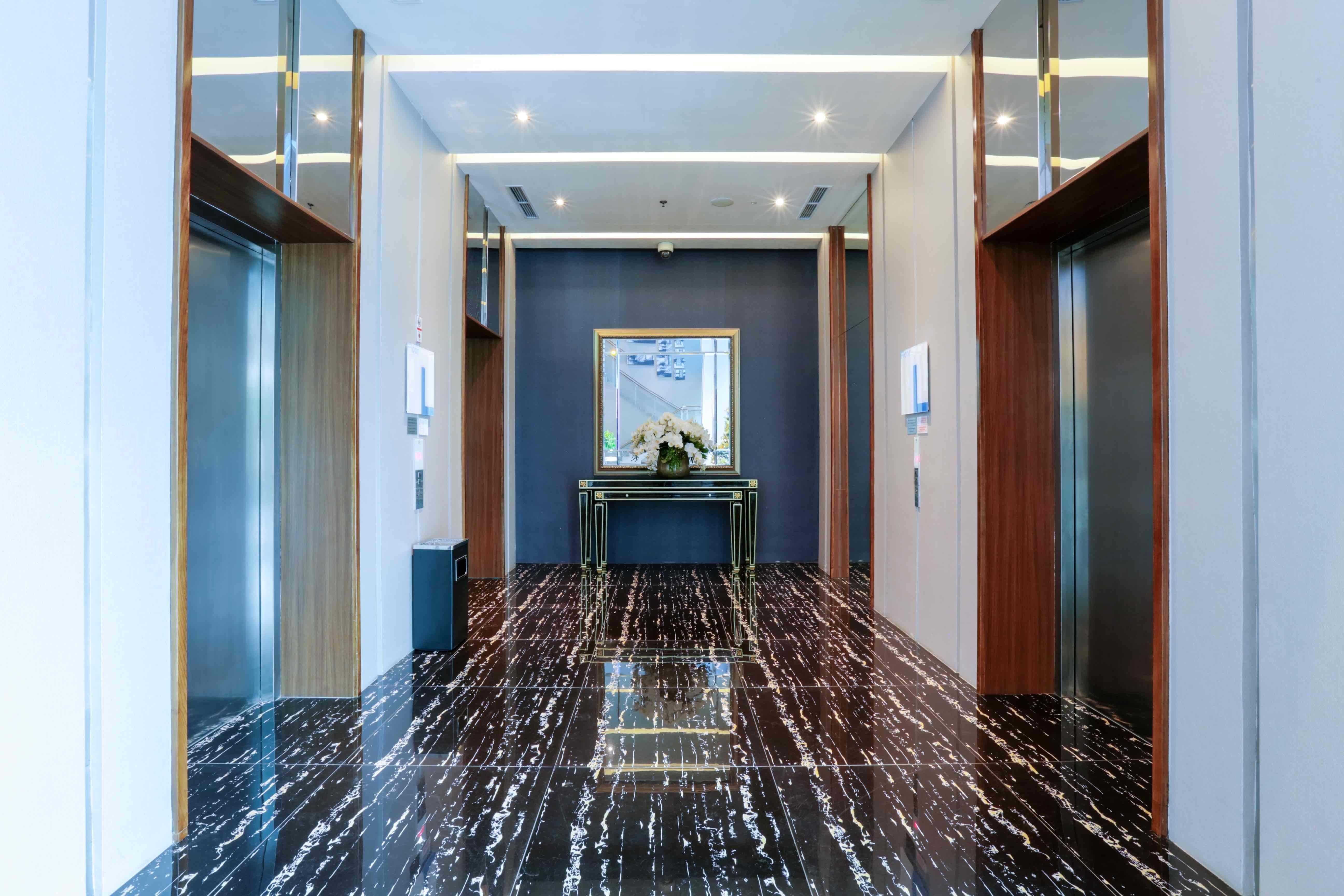 Holiday Inn Express Jakarta International Expo By Ihg Eksteriør bilde