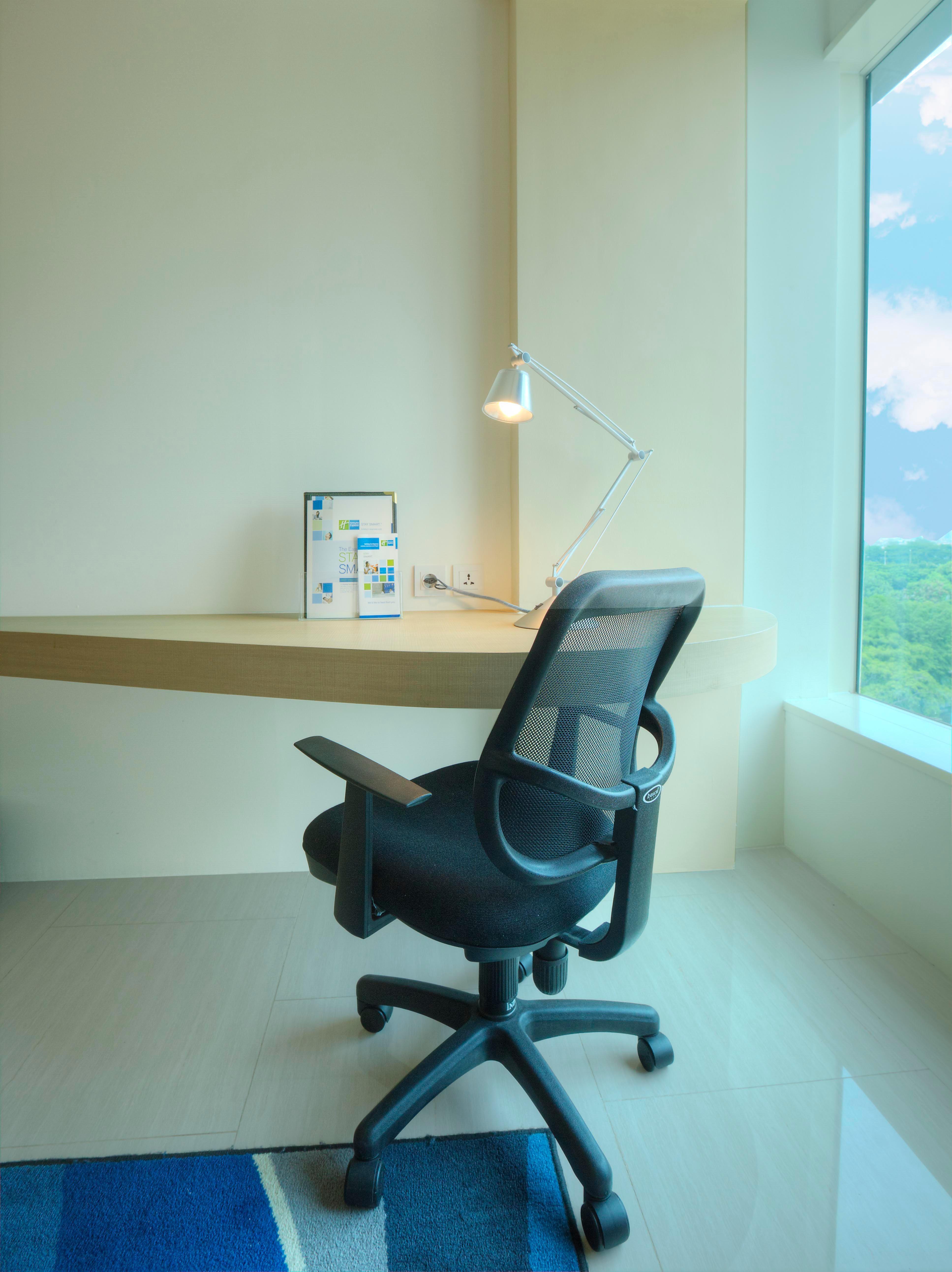 Holiday Inn Express Jakarta International Expo By Ihg Eksteriør bilde