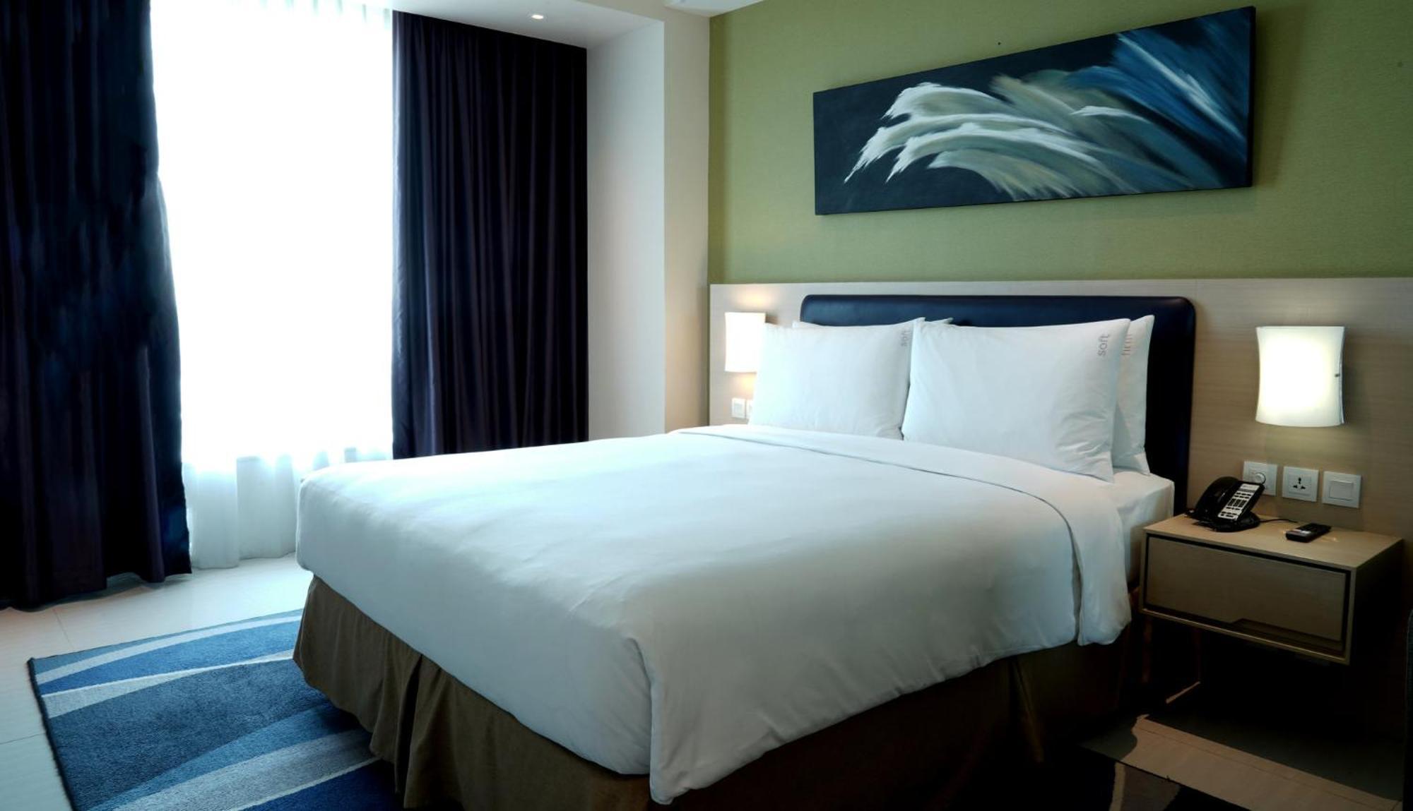 Holiday Inn Express Jakarta International Expo By Ihg Eksteriør bilde